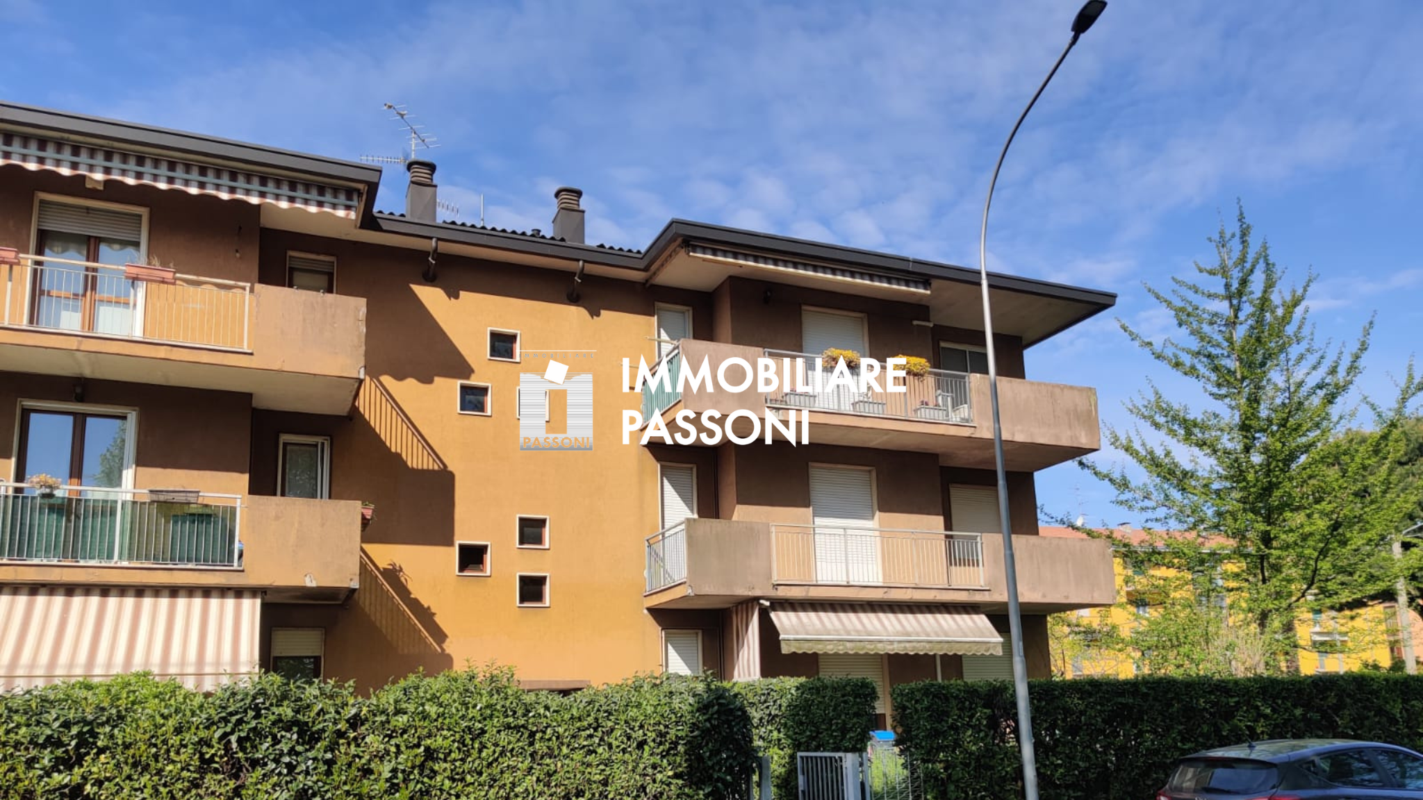 Castiglione Olona in vendita ampio tre locali con balconi